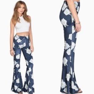 Mink Pink Velvety Floral Flairs